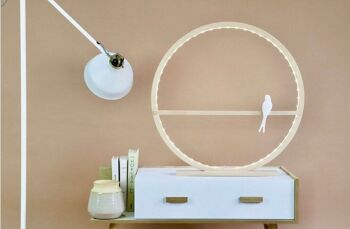 Lampe cercle en bois naturel avec 1 hirondelle en biscuit de porcelaine 2