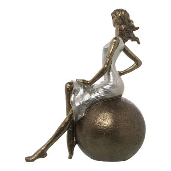 FIGURINE EN RÉSINE DE FILLE ASSISE SUR UN BALLON 18X11X23CM ST50430 2