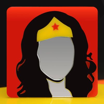 Specchio Wonder Woman: decorazione di design e originale