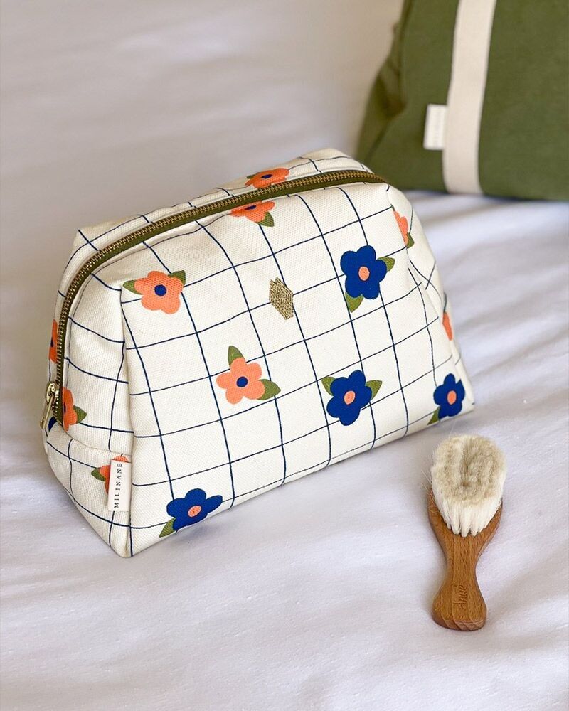 Daisy Flower Toiletry Bag - JADE