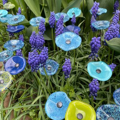 Flor Redonda Pequeña De Vidrio Para Exterior En Azul Claro