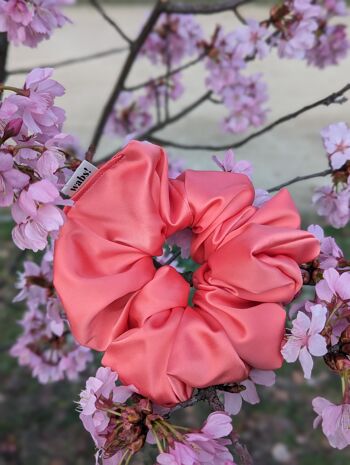 Chouchou en satin corail 2