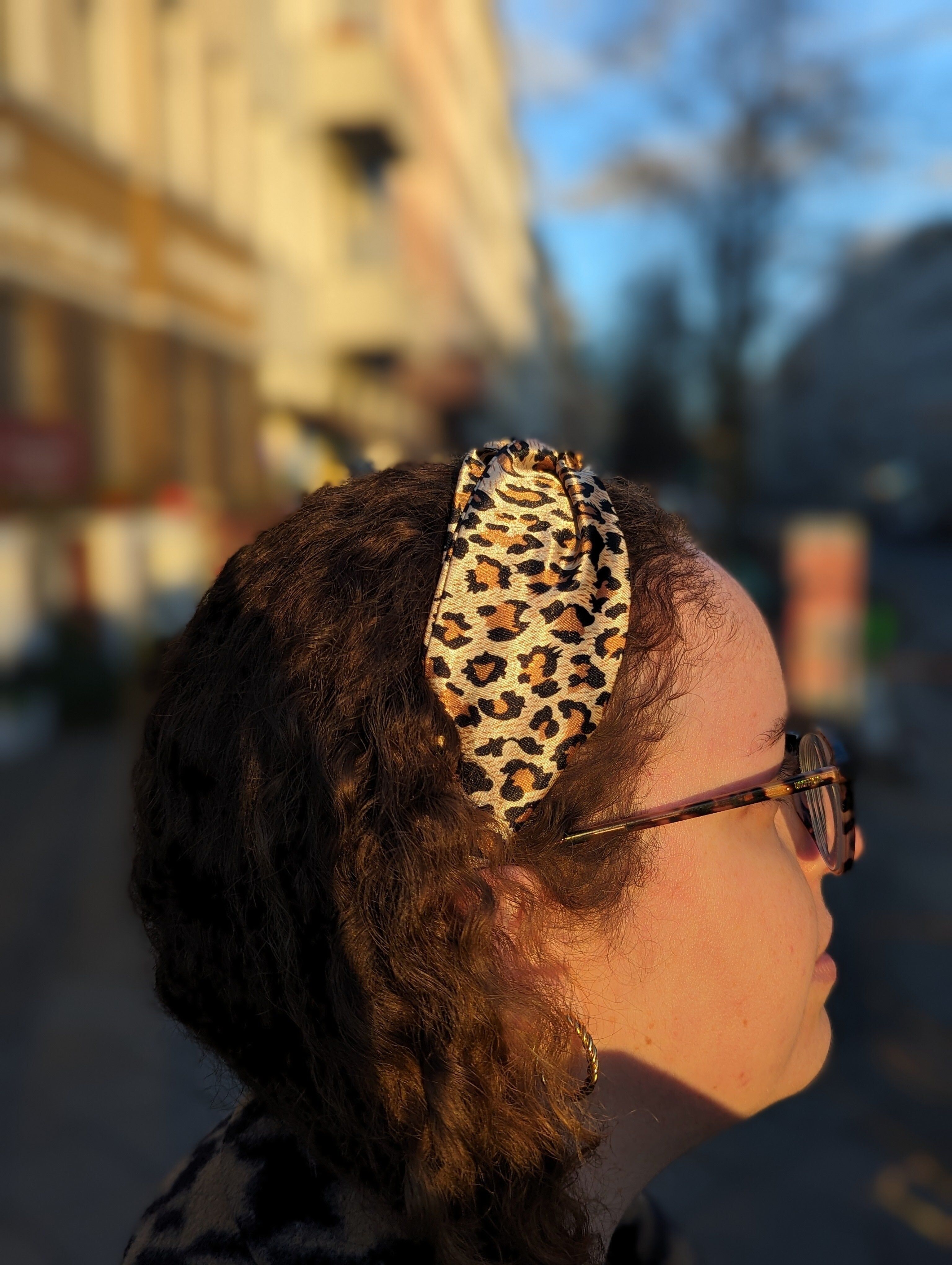 Cerchietto in raso Leone