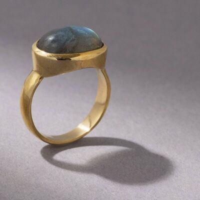 Large labradorite ring with oval stone