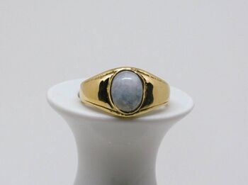 Bague chevalière avec pierre de lune dorée faite main 1