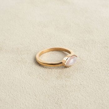 Bague ovale en pierre de lune en laiton doré | Bijoux minimalistes pour fiançailles et cadeaux 3