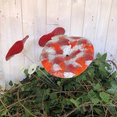 Große Glasblume für den Außenbereich in Rot-Orange-Weiß