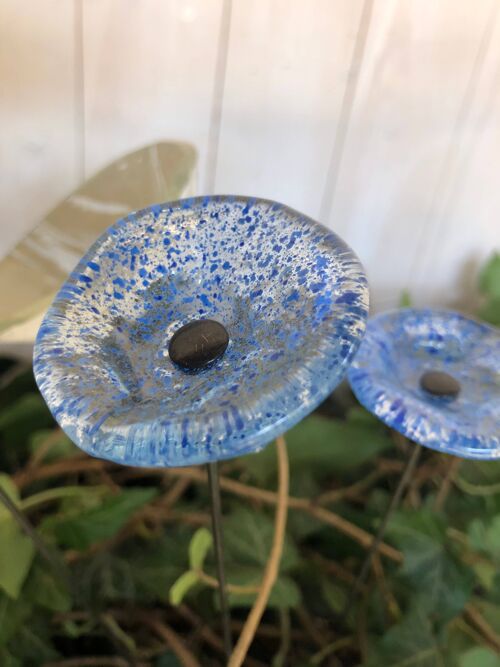 Small Glass Flower For Outdoor Use In Transparent, Dark Blue