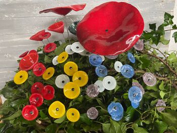 Fleur en verre de grande taille pour une utilisation extérieure en rouge-noir 1