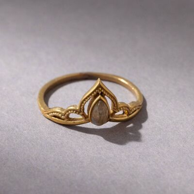 Tiara crown ring with labradorite tip