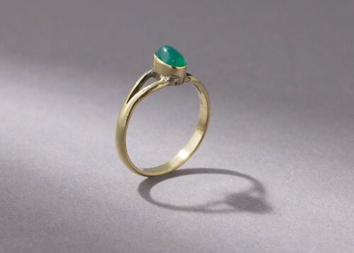 Kleiner grüner Onyx Ring mit ovalem Stein handgemacht