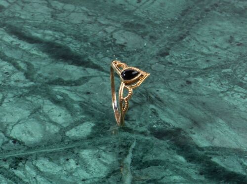 Tiara Kronen Ring mit schwarzem Onyx Spitze