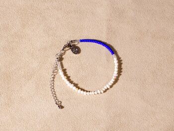 Bracelet perles d'eau douce bleu roi argent fait main 1
