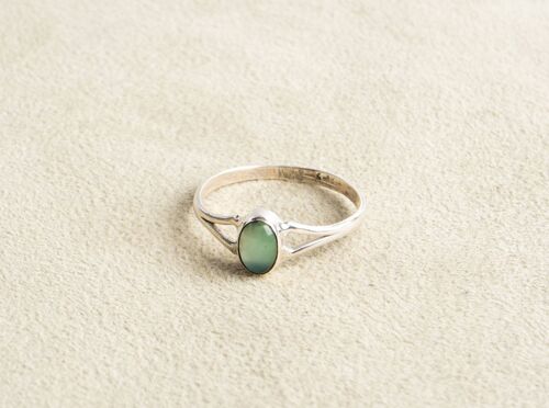 Kleiner grüner Onyx Ring mit ovalem Stein aus 925 Sterling Silber handgemacht