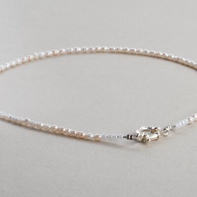 Collana girocollo di perle bianche in argento realizzate a mano