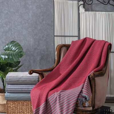 Luahoko XXL.   Bedspread with an attractive gray diamond pattern and gray horizontal stripes on intense colors.   In 4 colors.