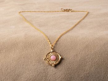 Chaîne à maillons plaquée or avec pendentif rond avec pierre rose ronde fabriquée à la main en argent sterling 925 1