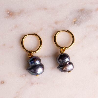 Huggie hoop earrings with freshwater pearl baroque pearl blue gold handmade