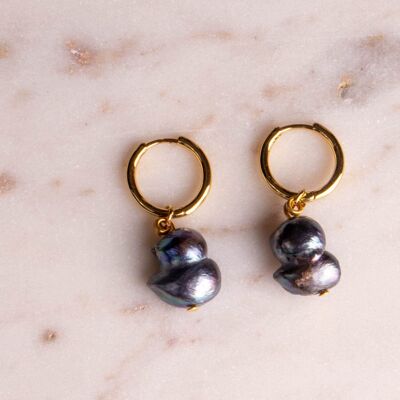 Huggie hoop earrings with freshwater pearl baroque pearl blue gold handmade