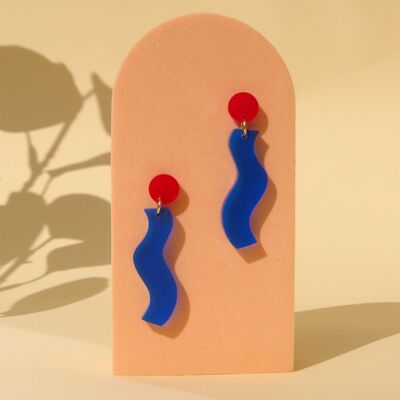 Wormly earrings with stainless steel plugs in red and ink blue