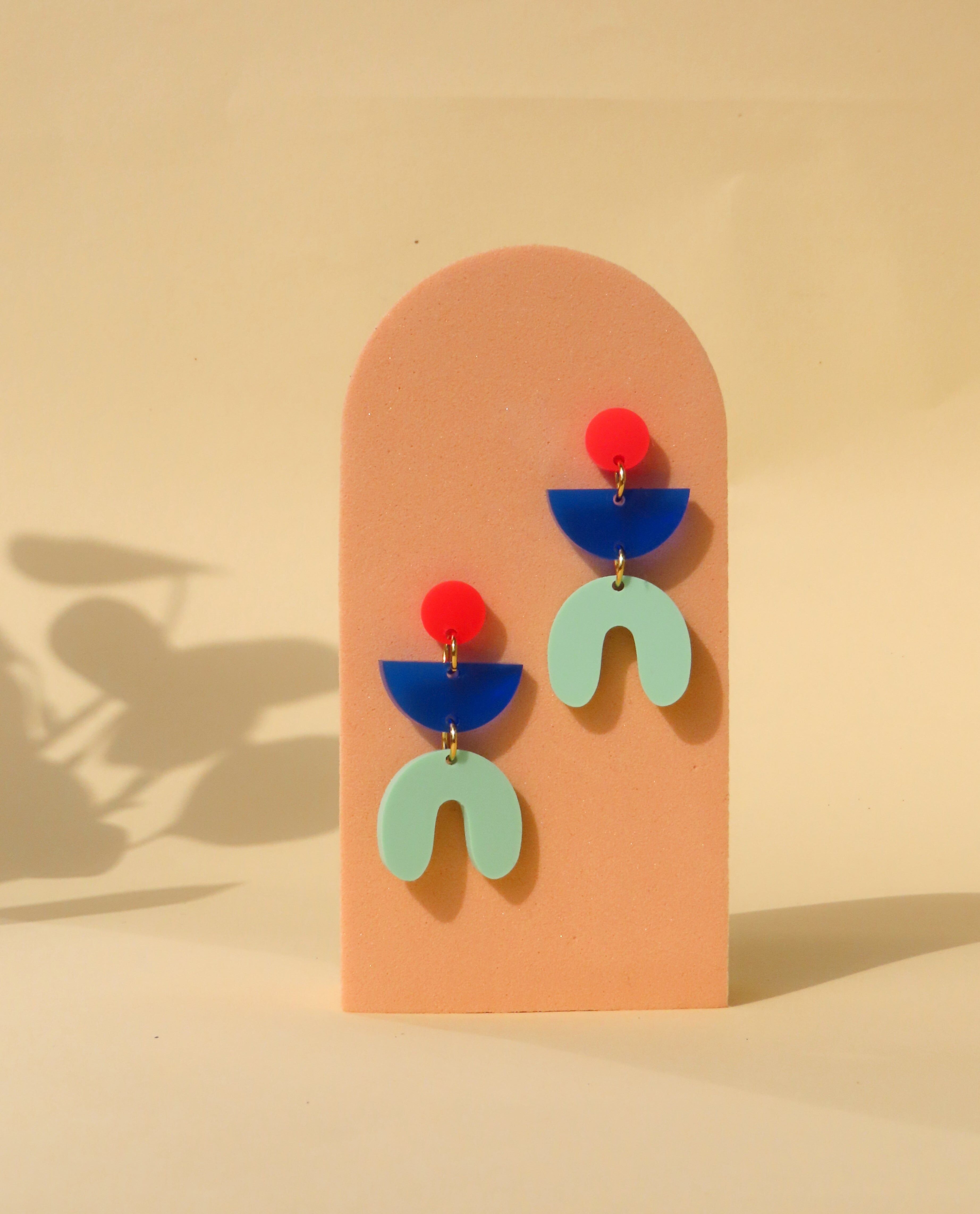Boucles d'oreilles Josie en rouge feu, bleu encre, vert clair