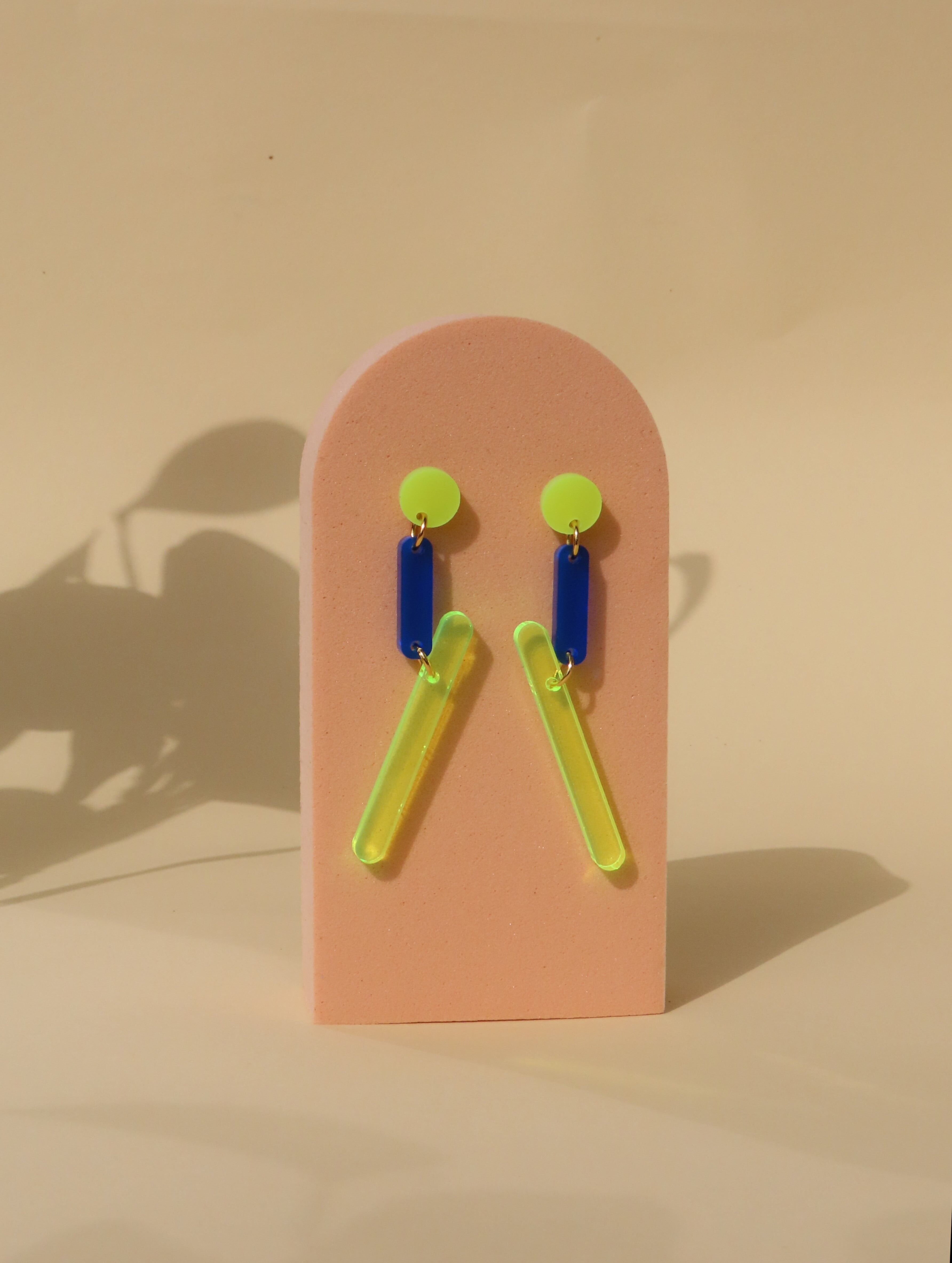 niemehrohne x Kunstmuseum Basel Edition - neon lights 3 earrings