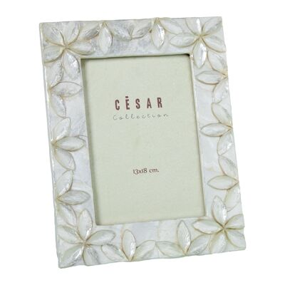 MOTHER OF PEARL PHOTO HOLDER 13X18CM NATURAL RELIEF FLOWERS _EXT.19.5X24.5X1CM ST39383