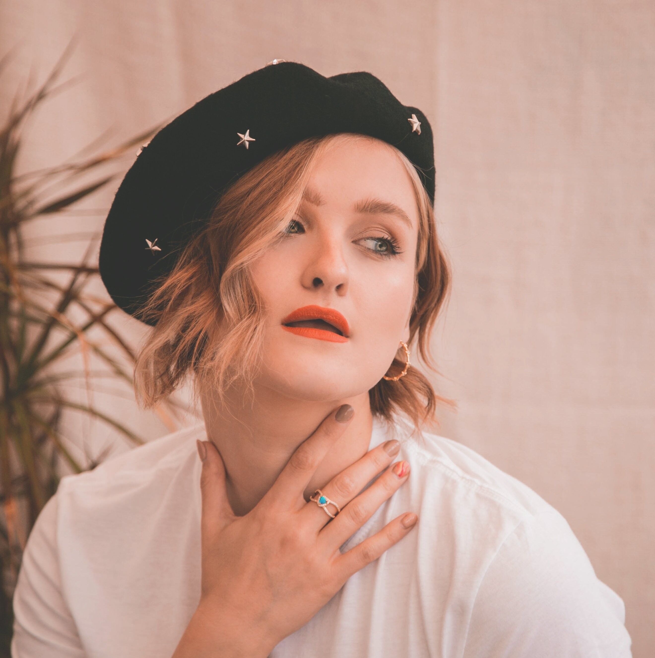 Delphine Beret mit Sternenbesatz - Schwarz