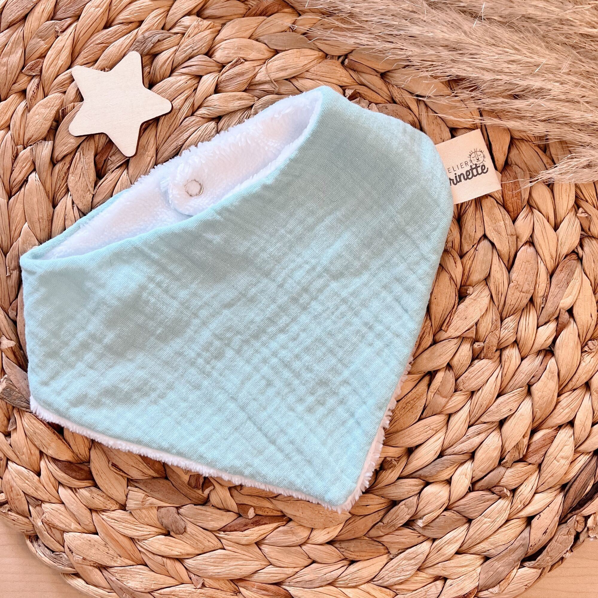 Ana das Bandana-Lätzchen – Mintgrün