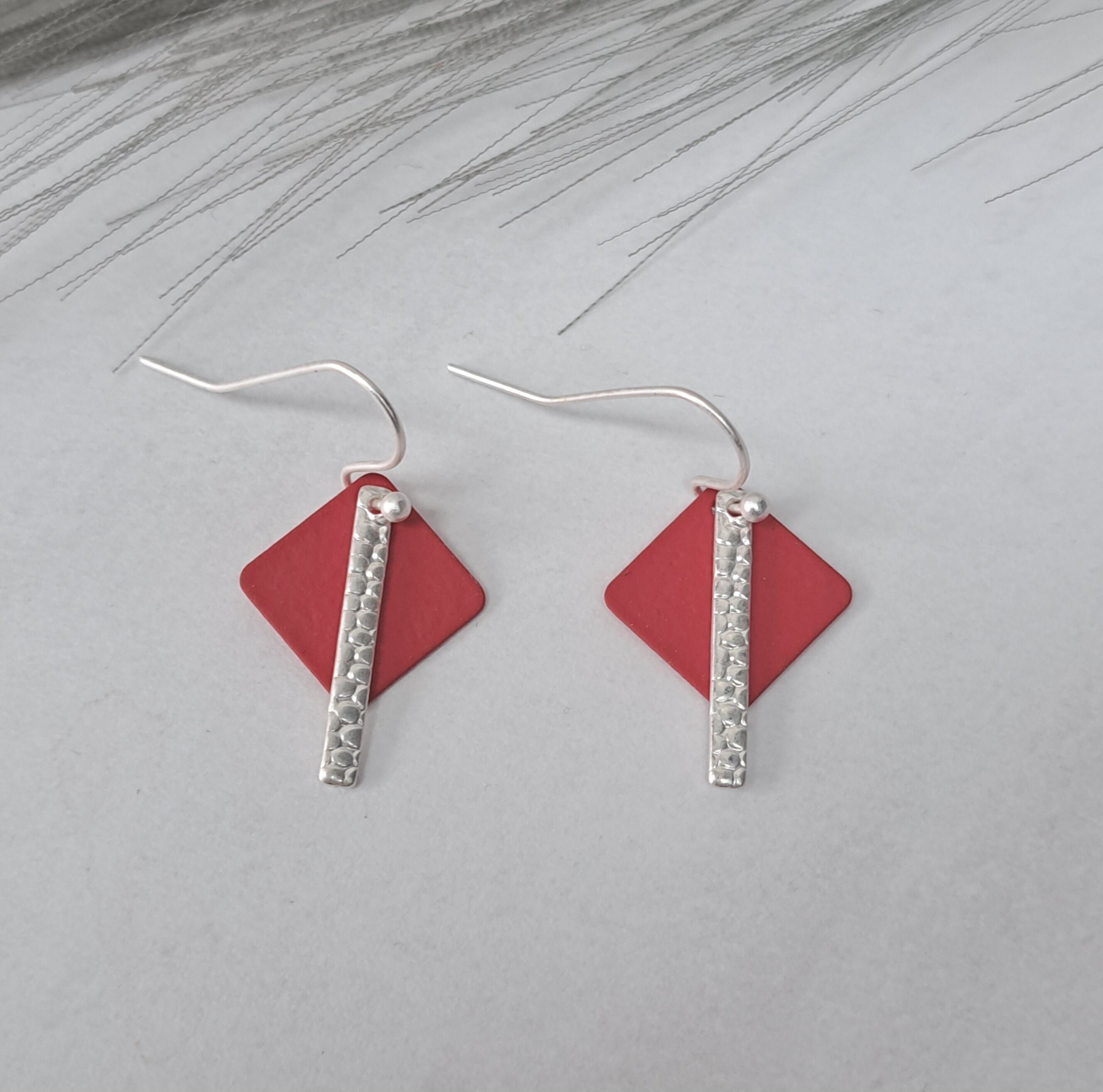 Ohrringe - Fun SQ - mattsilber - rot