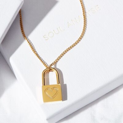 Padlock Necklace with Engraved Heart – Gold