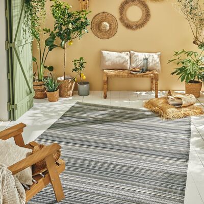 Grauer Outdoor-Teppich mit Streifenmuster und Farbverlauf