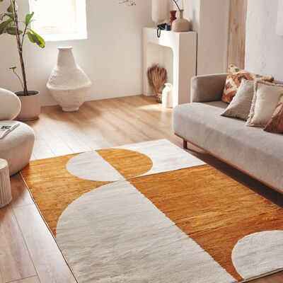 Short pile living room rug with ocher geometric pattern