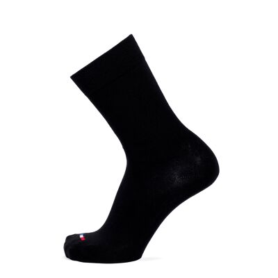 Schlichte schwarze Socken