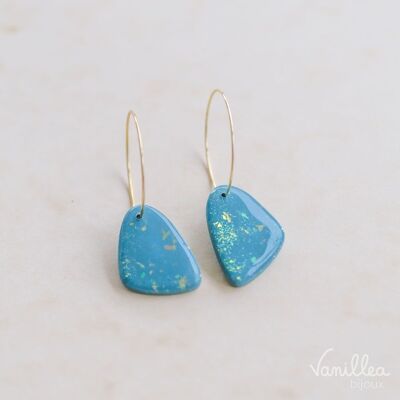 Boucles d'oreilles ROSIE bleu/gris avec des reflets holographiques