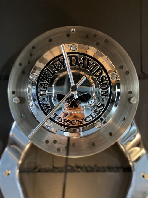Cruisin' Design® "New York" Industrial Wall Clock