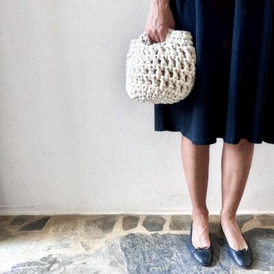 “Nadia è tornata!”borsa all'uncinetto crema