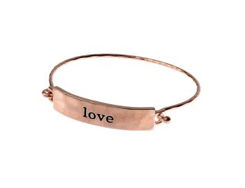 Bracelet à message rectangulaire martelé Luxe Love 2
