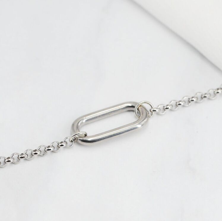 Bracciale a circuito sottile