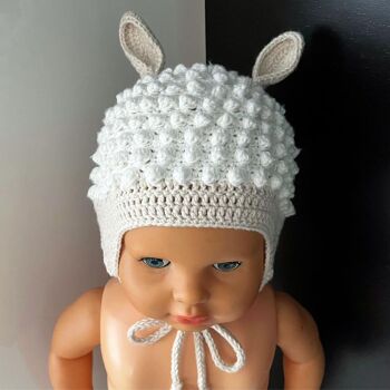 Bonnet bébé tricoté à la main en coton biologique, cadeau de bébé parfait, cadeau de première année, bonnet de bébé unique, tons neutres, bonnet de bébé avec oreilles. 2