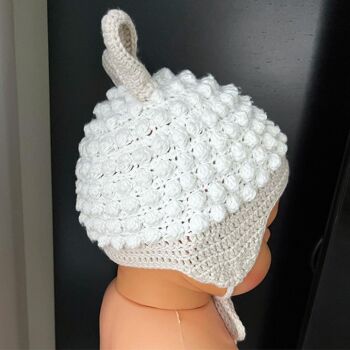 Bonnet bébé tricoté à la main en coton biologique, cadeau de bébé parfait, cadeau de première année, bonnet de bébé unique, tons neutres, bonnet de bébé avec oreilles. 5