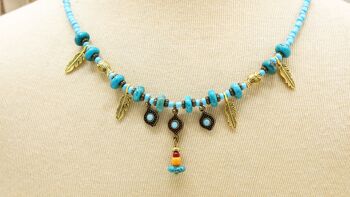 Collier de plumes perlées turquoise 4