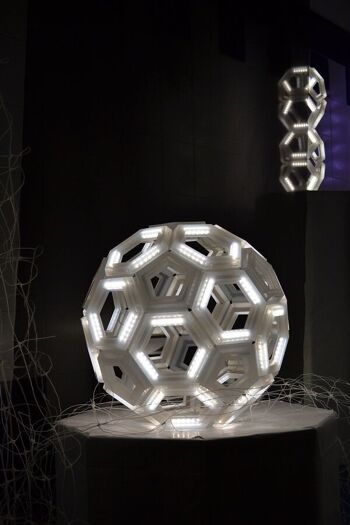 Lampe de table, C60 transparente 3