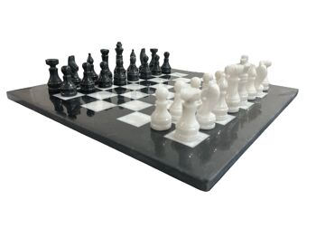 Jeu d'échecs en marbre noir et blanc 15" dans un étui en velours 2