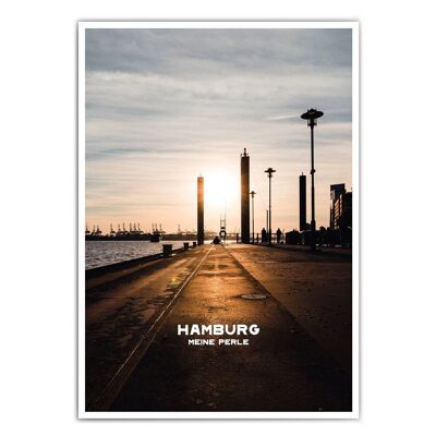 Sogno al tramonto al porto di Amburgo: immagine come decorazione