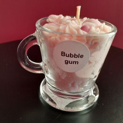 Bougie tasse gourmande parfumée au bubble gum