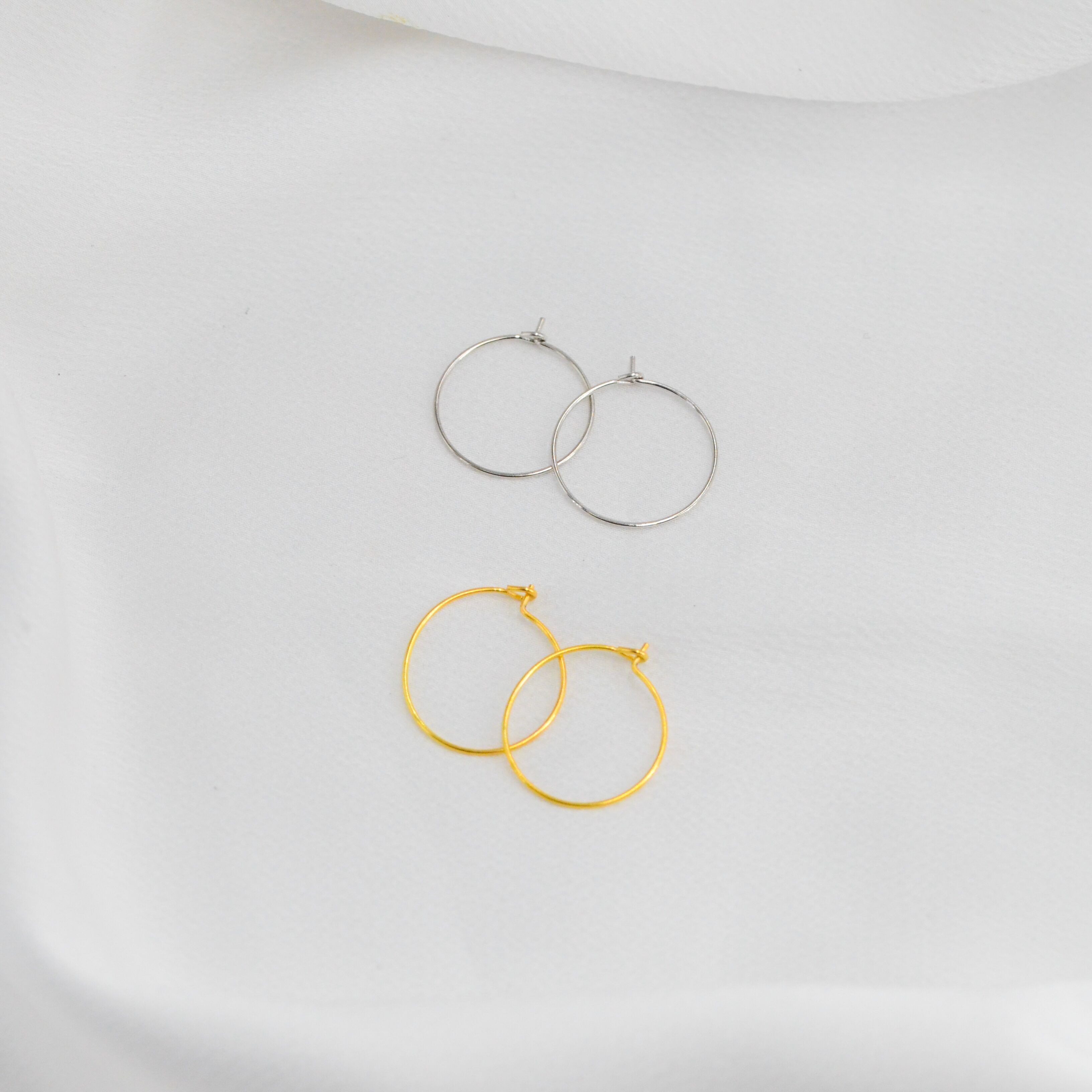Orecchini a cerchio fini