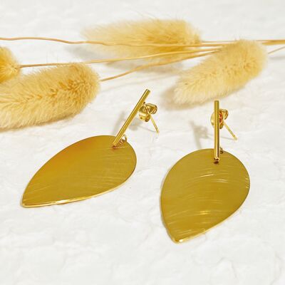 Gold brushed leaf earrings