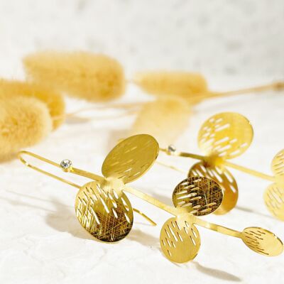 Gold brushed flower dangling earrings