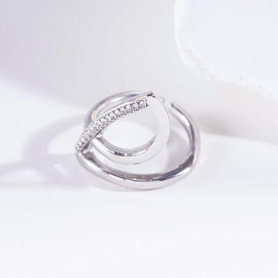 Silver buckle ring with zirconium oxides